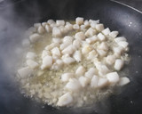 Foto del paso 1 de la receta: Habas con chocos 🦑
