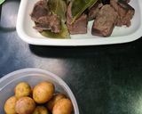 Foto langkah ke 1 dari resep Semur Hati Sapi dan Kentang.