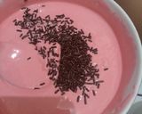 Foto langkah ke 3 dari resep Bolu Kukus Mekar (motif semangka).