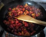 Foto del paso 1 de la receta: Salsa de guindas sin azúcar para postres