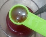 Foto langkah ke 2 dari resep Iced Rosella Honey.