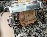 Foto del paso 5 de la receta: Pasta integral de espinacas al huevo