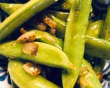 A picture of step 4 of Sugar snap peas with ginger.