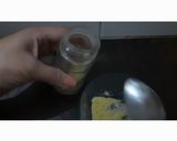 A picture of step 3 of Garlic Powder.