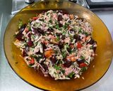 Une image de l'étape 10 de Salade de tomates, betteraves rouges, courgette et persil aux deux jambons.