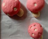 Foto langkah ke 6 dari resep Bakpao Jamur Isi Selai Strawberry (no mixer).