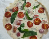 Foto del paso 7 de la receta: Quiche de tomates cherry, atún y albahaca sin masa