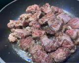Burgundi marharagu tört burgonyával Dutch Ovenben (holland sütőben), omlós és szaftos recept fázis 1 fotója