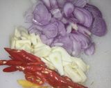 Foto langkah ke 1 dari resep Oseng Sawi Bakso Pedas Sedappp!.