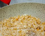 Foto langkah ke 4 dari resep Nasi Goreng Nanas/Pineapple Fried Rice.