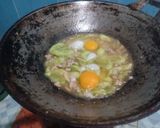รูปขั้นตอนการทำที่ 4 ของ แตงกวาผัดไข่ NaRakMak