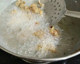 A picture of step 5 of Kuttu ki Chatpte pakorde.