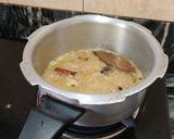 A picture of step 4 of Egg peas masala.