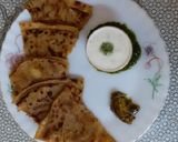 A picture of step 5 of Aloo ka paratha.