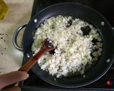 Foto del passaggio 3 della ricetta Pollo “alla crème” con funghi Portobello