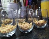 Foto del paso 4 de la receta: Postre de duraznos con crumble en vasos
