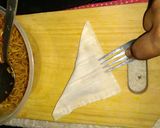 Foto langkah ke 3 dari resep Samosa mie goreng.