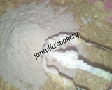 A picture of step 4 of Colourful twisted cookies.