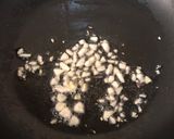 Foto del paso 1 de la receta: Ensalada de champiñones con gambas