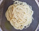 A picture of step 1 of Spaghetti with Fresh Tomato sauce.