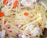 Hình bước làm 3 của món Mực ống xào su hào