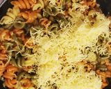 Turbózott fokhagymás-sajtos tészta recept fázis 4 fotója