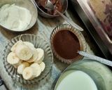 A picture of step 1 of Chocolate Banana Shake.