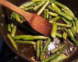 Foto del paso 5 de la receta: Espárragos salteados con ajo y mantequilla