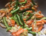 A picture of step 3 of Vegetable Chow Mein.
