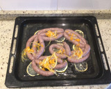 Foto del paso 4 de la receta: Salchichas (vacuno) frescas al horno