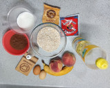 Foto del paso 1 de la receta: Torta de banano y durazno, un postre saludable!