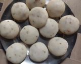 A picture of step 4 of Kakara pitha.