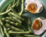 Foto langkah ke 1 dari resep Buncis Crispy Telur Asin.