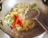 A picture of step 2 of LEMONY QUINOA 😋(Quinoa lemony poha 😋).