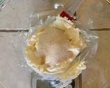 A picture of step 3 of Baked cheese cake (no flour).