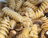 Foto del paso 6 de la receta: Pasta con pollo y champiñones