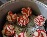 Foto langkah ke 3 dari resep Bolu Kukus Merah Putih ❤️🇲🇨🎉🎊🎈.