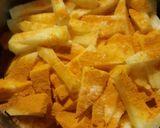 A picture of step 2 of Potatoes rava fry.