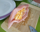 Foto del paso 1 de la receta: Pechuga de pavo rellenas de queso