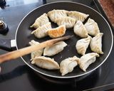 Foto langkah ke 4 dari resep RESEP GYOZA/KUOTIE/POTSTICKER DUMPLINGS.