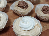 Mini Pavlova Chocovanila Cream