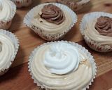 Foto langkah ke 3 dari resep Mini Pavlova Chocovanila Cream.
