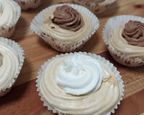 Foto langkah ke 3 dari resep Mini Pavlova Chocovanila Cream.