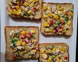 पिज़्ज़ा ब्रेड सैंडविच (pizza bread sandwich recipe in Hindi) रेसिपी चरण 3 फोटो