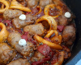 Foto del paso 10 de la receta: Cazuela de butifarra y calamares con pimiento escalivado