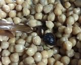 A picture of step 2 of Chole Masala.