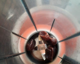 A picture of step 2 of Dates shake.