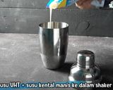 Foto langkah ke 2 dari resep Es Susu Regal Madu.