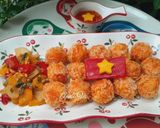 Hình bước làm 3 của món Viên hải sản chiên kèm ớt chuông xào hành tây