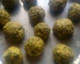 A picture of step 2 of Palak Kofta Curry.